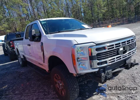 2023 Ford F-250 Xlt z USA, uszkodzony, nr VIN 1FT7X2BT6PEC29163